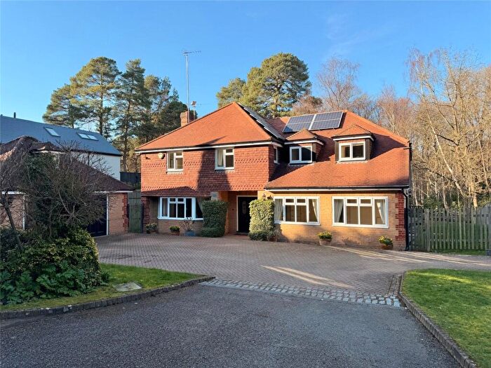 5 Bedroom Detached House To Rent In Danesmead, Cobham, Surrey, KT11