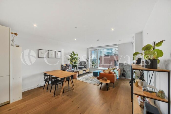 1 Bedroom Flat For Sale In Deacon Street, Elephant & Castle, London, SE17