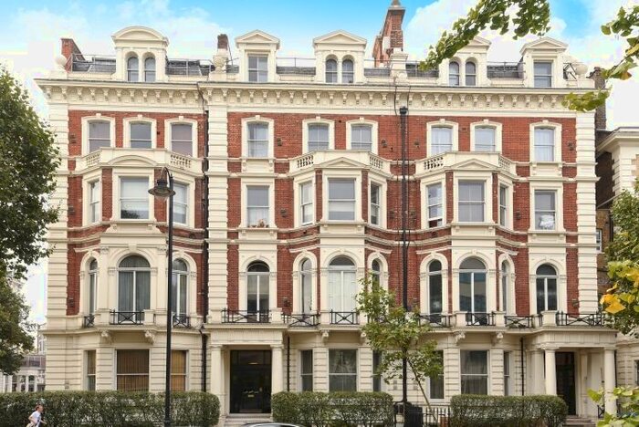 2 Bedroom Flat To Rent In Cromwell Road, London, SW5