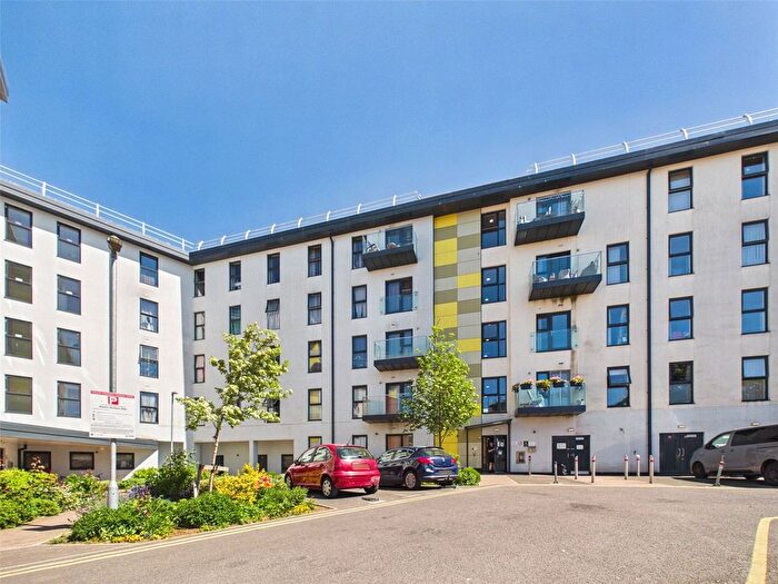 2 Bedroom Flat For Sale In Walkinshaw Court, Gloucester, Gloucestershire, GL1