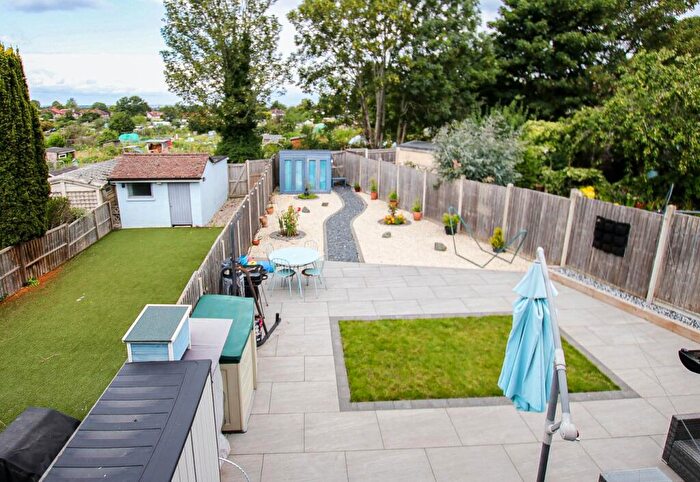 1 Bedroom Maisonette To Rent In Stanley Square, Carshalton, SM5