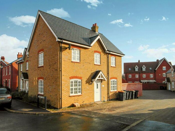 3 Bedroom Property To Rent In Lindsey Close, Gt Denham, Bedford, MK40