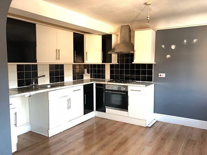 1 Bedroom Flat To Rent In Gubbins Lane, Romford, RM3