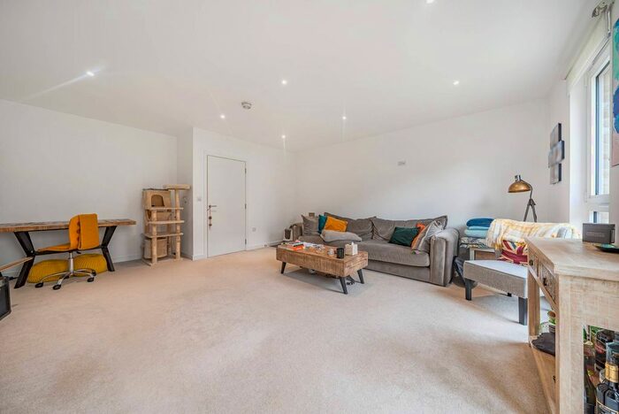 3 Bedroom Semi-Detached House To Rent In Farnsworth Drive, Edgware, HA8