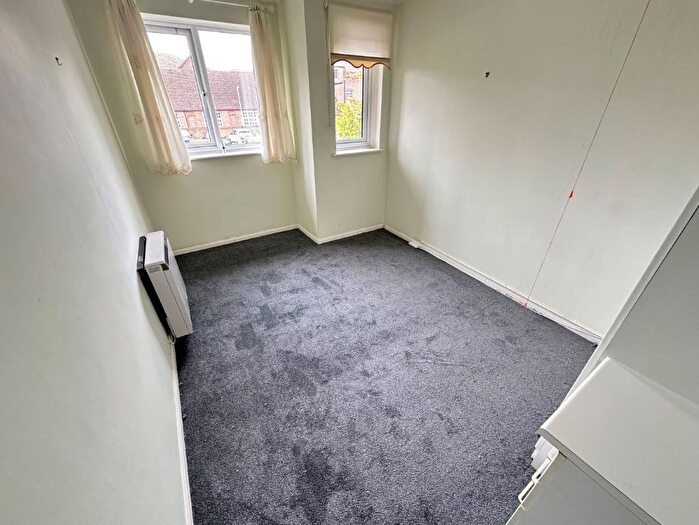 1 Bedroom Flat For Sale In Flat Norton Court, High Street South, Dunstable, Bedfordshire, LU6