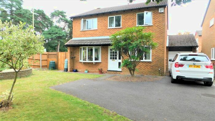 4 Bedroom Detached House To Rent In York Close, Whitehill, GU35