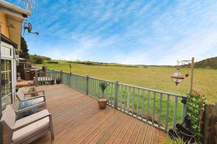 2 Bedroom Mobile/park Home For Sale In Severn Bank Park, Stourport-On-Severn, DY13