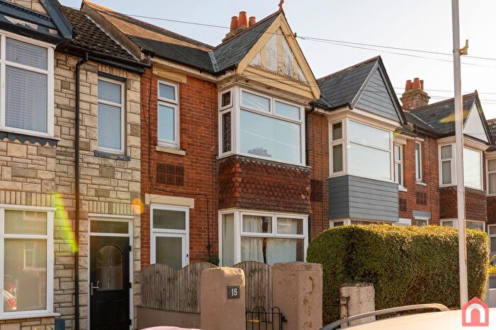 2 Bedroom Flat For Sale In Surrenden Road, Folkestone, CT19