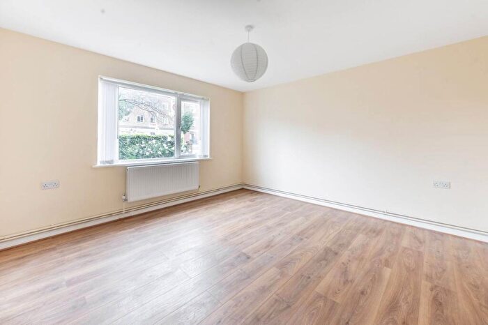 2 Bedroom Flat To Rent In Rodwell Close, Eastcote, Ruislip, HA4