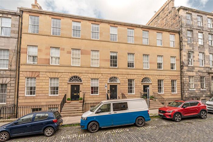 3 Bedroom Flat For Sale In / Clarence Street, Edinburgh, EH3