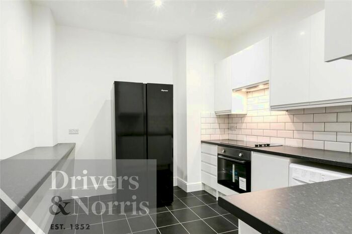 5 Bedroom Flat To Rent In Hilldrop Road, Holloway, London, N7