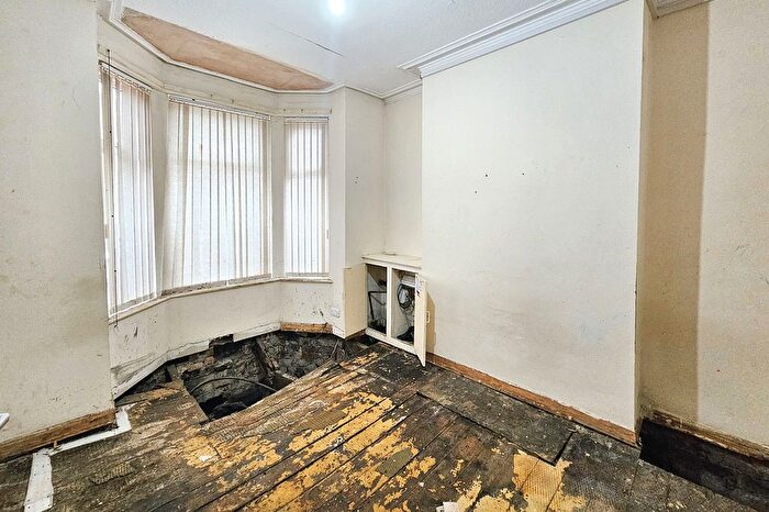 3 Bedroom Terraced House For Sale In Greville Street, Longsight, Manchester, M13