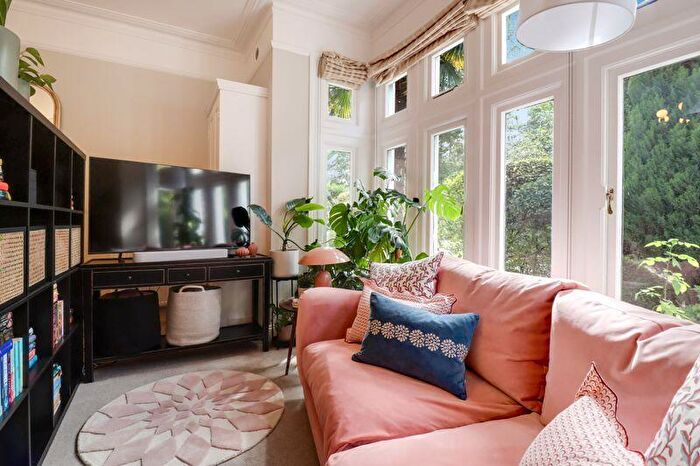 1 Bedroom Apartment For Sale In Heathfield Avenue, Ascot, SL5