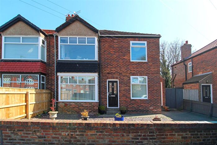 2 Bedroom Flat For Sale In Closefield Grove, Whitley Bay, NE25