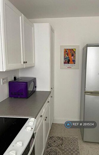 1 Bedroom Flat To Rent In Transom Close, London, SE16