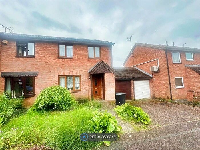 3 Bedroom Semi-Detached House To Rent In Bingham Close, Emerson Valley, Milton Keynes, MK4