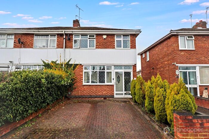 3 Bedroom Semi Detached House For Sale In Glebe Avenue, Bedworth, CV12