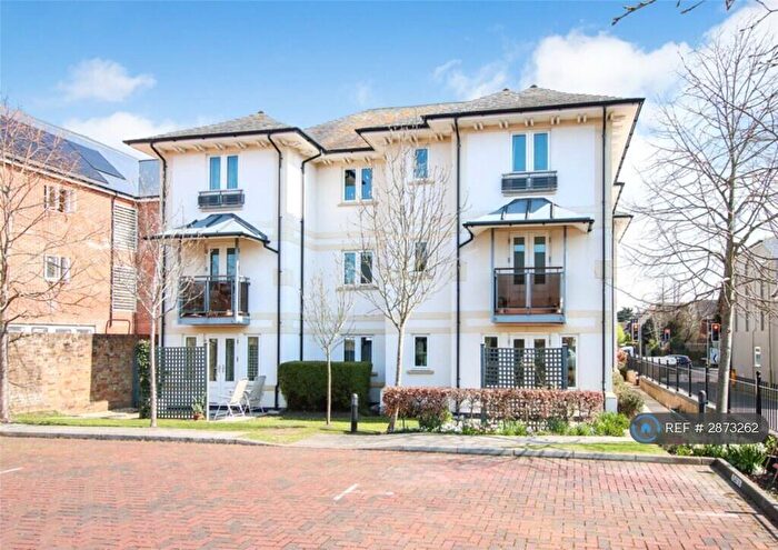 2 Bedroom Flat To Rent In Eastern Road, Lymington, SO41