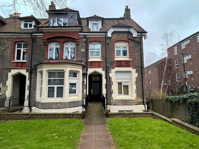 Studio To Rent In Mount View Road, London, N4