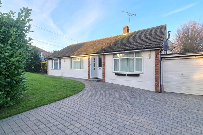 4 Bedroom Bungalow For Sale In Mill Lane, Danbury, CM3