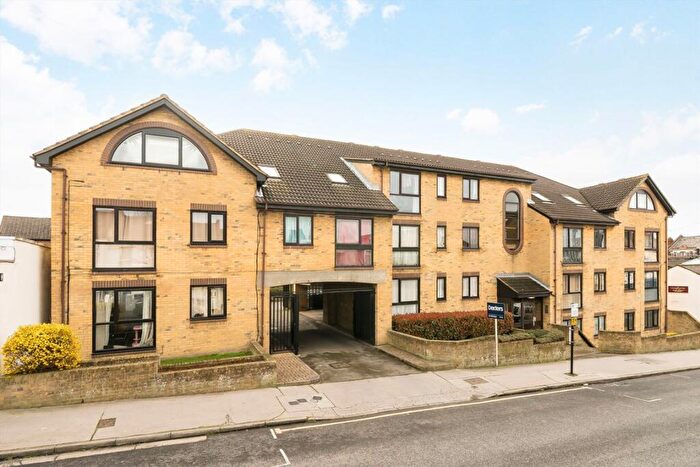 1 Bedroom Flat To Rent In The Retreat, Thornton Heath, CR7