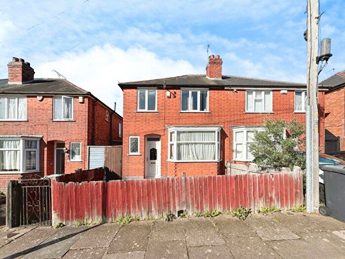 3 Bedroom Semi-Detached House For Sale In Landseer Road, Clarendon Park, LE2