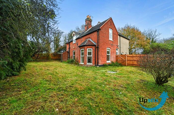 3 Bedroom Semi Detached House To Rent In Sprites Lane, Pinewood. Ipswich., IP8