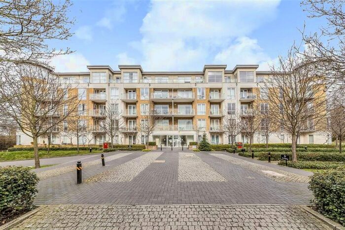 2 Bedroom Flat To Rent In Melliss Avenue, Kew, Richmond TW9