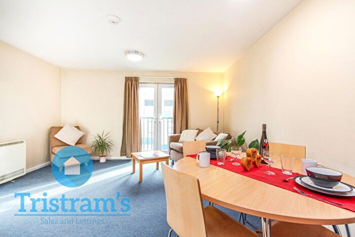 2 Bedroom Flat To Rent In Embley Road, Nottingham, NG5