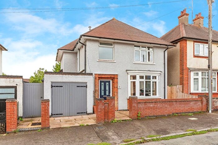 3 Bedroom Detached House For Sale In Beatrice Road, Kettering, NN16