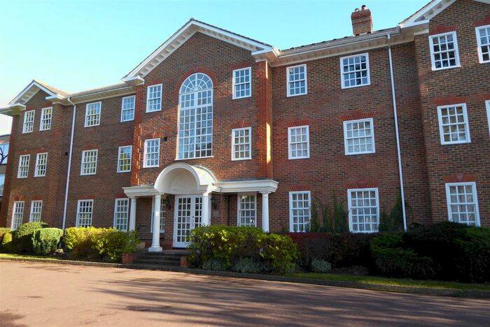 1 Bedroom Flat To Rent In Somersham, Ray Park Avenue, Maidenhead, SL6