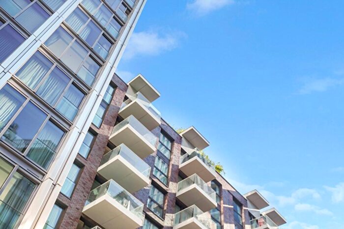 2 Bedroom Apartment To Rent In Alie Street, E1