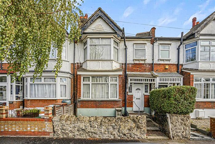 3 Bedroom House For Sale In Castleton Road, Walthamstow, E17