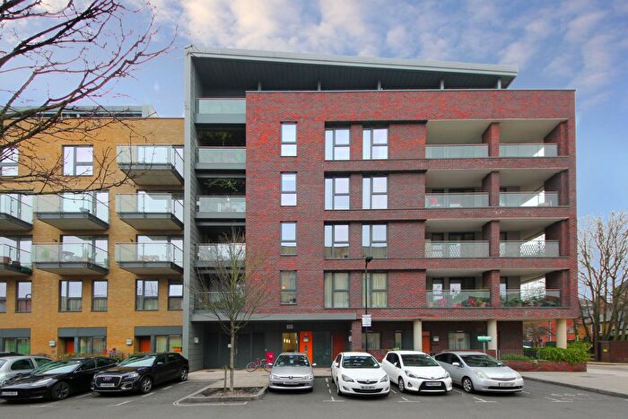 2 Bedroom Flat To Rent In Tewkesbury Road, West Ealing, W13