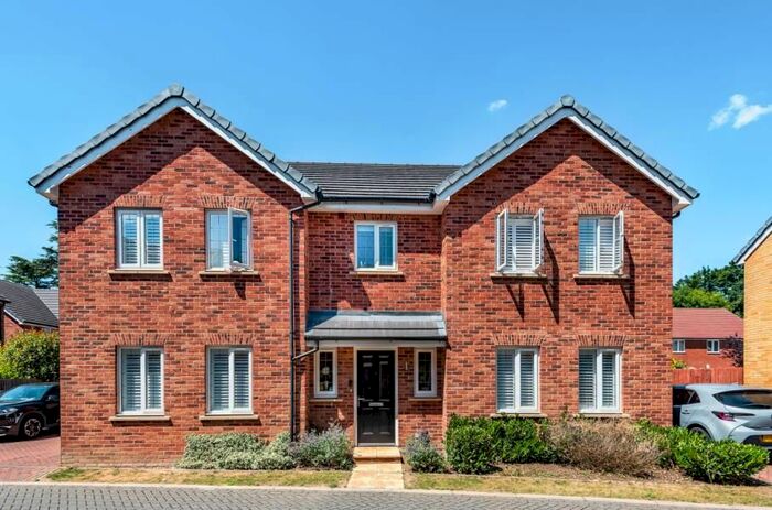 5 Bedroom Detached House To Rent In Rounton Close, Watford, WD17