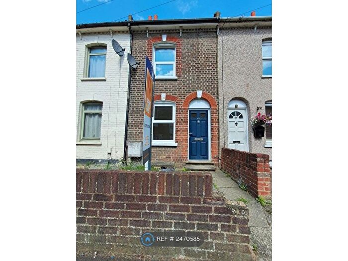 2 Bedroom Terraced House To Rent In Victoria Street, Dunstable, LU6