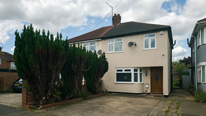 3 Bedroom Semi-Detached House To Rent In Wyatt Close, Hayes, UB4