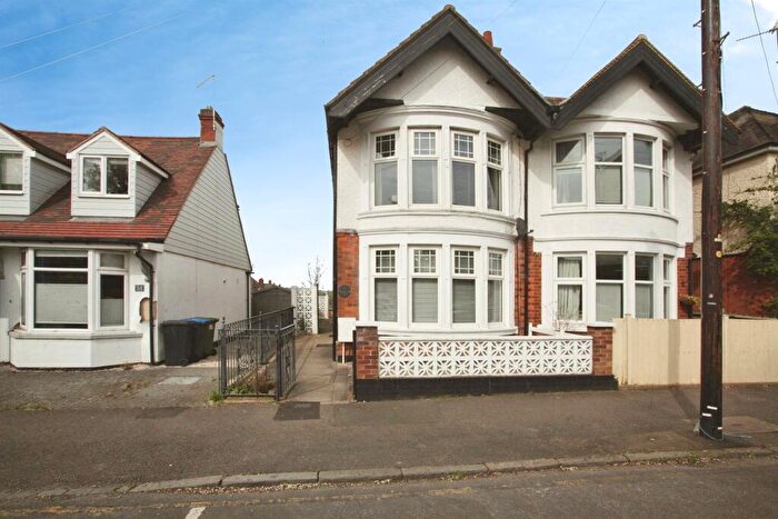 3 Bedroom Semi Detached House For Sale In Lancaster Road, Rugby, CV21