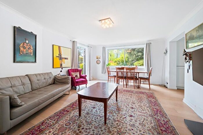 2 Bedroom Maisonette To Rent In Princess Court, The Downs, Wimbledon, SW20