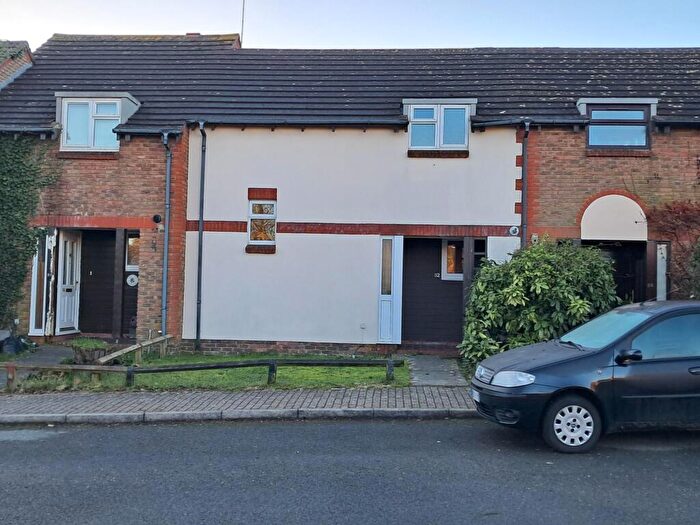 3 Bedroom Terraced House For Sale In Caernarvon Road, Chichester, West Sussex, PO19