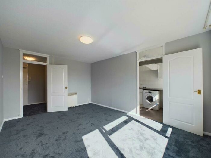 1 Bedroom Flat To Rent In Hatherley Road, Sidcup, Kent, DA14