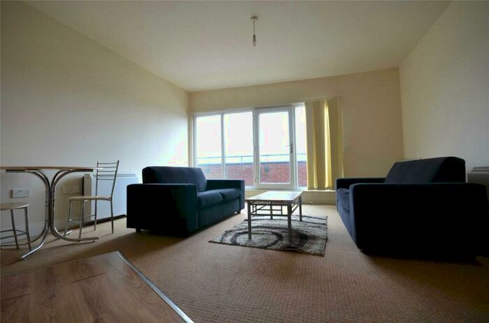 2 Bedroom Apartment To Rent In Plymouth Point, Longsight, Manchester, M13