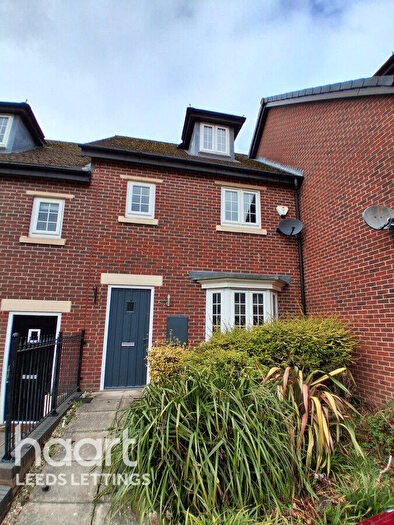 3 Bedroom Terraced House To Rent In Brandon Close, Leeds, LS17