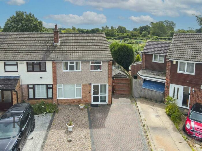 3 Bedroom Semi-Detached House For Sale In Lilac Close, Keyworth, Nottingham, NG12