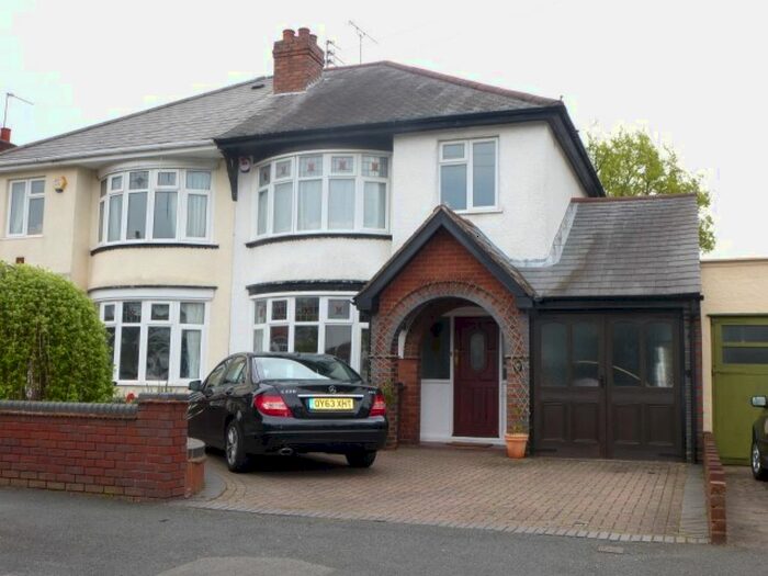 3 Bedroom Semi-Detached House To Rent In Woodland Road, Wolverhampton WV3