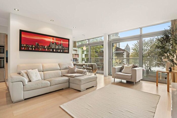 2 Bedroom Apartment For Sale In The Montevetro Building, SW11