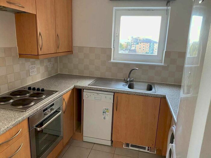 2 Bedroom Flat To Rent In Azalea House, Bedfont Lane, Feltham, TW13
