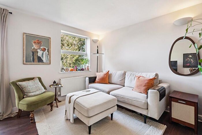 2 Bedroom Duplex For Sale In Alexandra Road, Hemel Hempstead, Hertfordshire, HP2