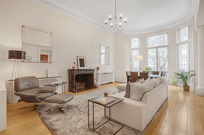 2 Bedroom Flat To Rent In Ennismore Gardens, London, SW7