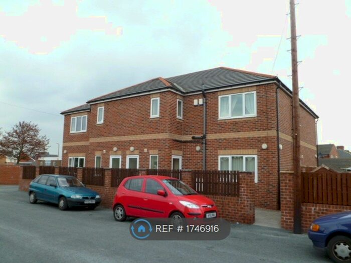 2 Bedroom Flat To Rent In Hoyland Common, Hoyland, Barnsley, S74